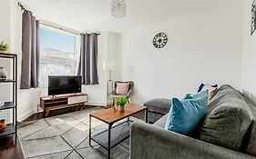 Bright 2Br Flat, Forest Gate, East London